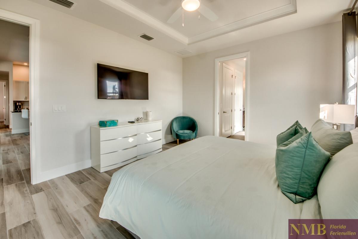 Ferienhaus-Chamo-Cape-Coral_35-Master Bedroom
